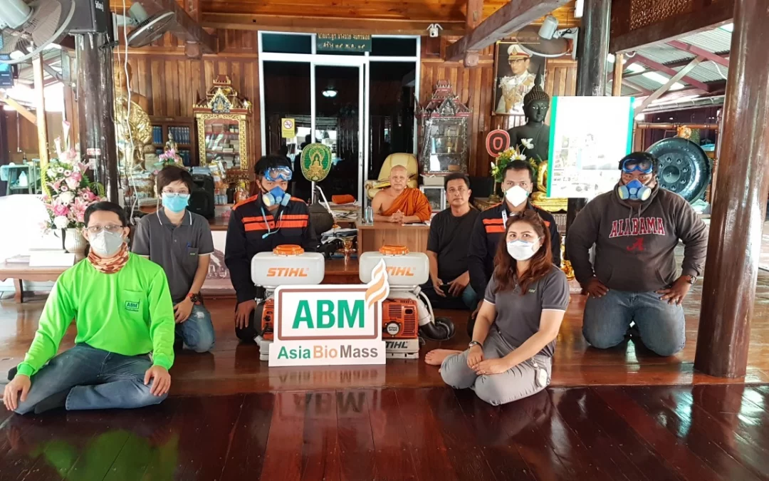 CSR ABM ลงพื้นที่ฉีดพ่นน้ำยาฆ่าเชื้อ ป้องกันการแพร่ระบาดเชื้อไวรัส COVID-19 ชุมชนท่าจีน จ.สมุทรสาคร
